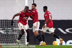 英超最新积分榜：利物浦4连胜3分领跑，曼城主场3球击垮曼联！